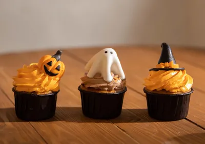 Spooky Carrot Cupcakes